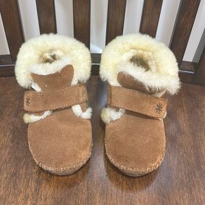 Toddler LL Bean moccasins, basically brand new!